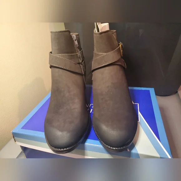 White mountain Yandra Brown Suede Smooth Buckled Western Boho Booties Size 10 - Picture 2 of 9